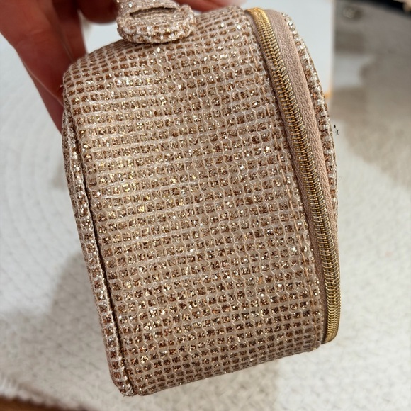 Dior 2025 Holiday GWP Cosmetic Case, Card Mirror with Dior Dust bag and GIFT BAG - Picture 4 of 16